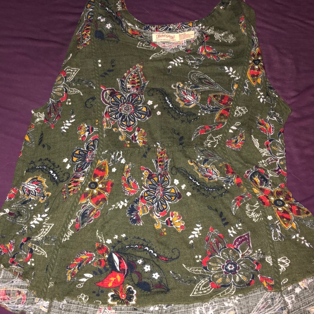 Flowing tank that is great for summer.